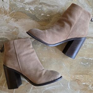Keksi Dagger Suede Ankle Boots, Sz 7.5